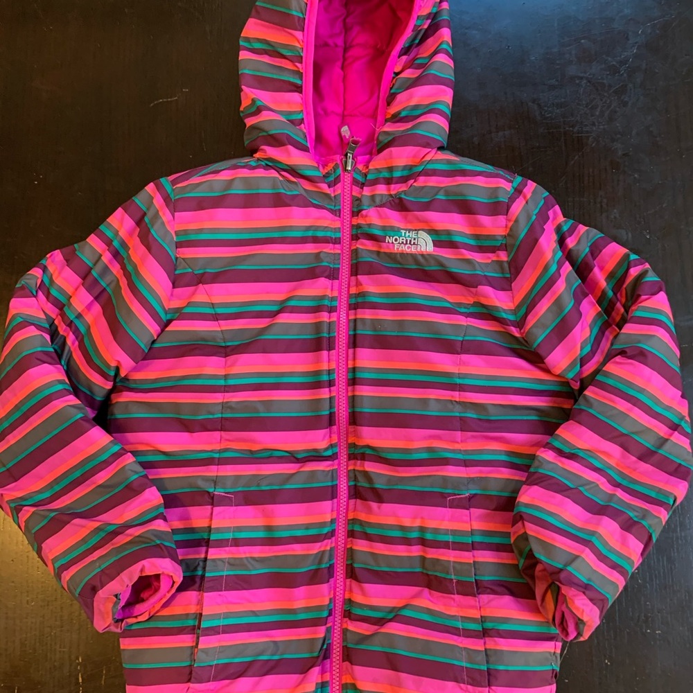 The North Face Girls reversible puffer jacket